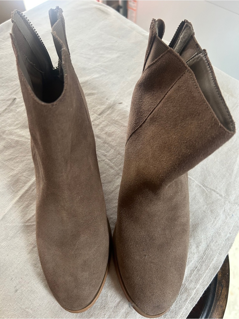 Urban Outfitters Grey Suede Ankle Boots Size 10